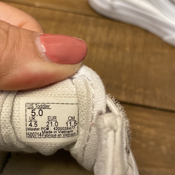 White vans - Picture 5 of 5